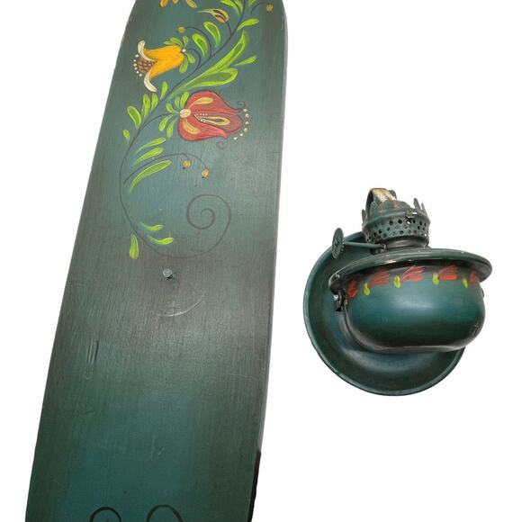 Tole Painted Oil Lamp Sconce Wooden Back Metal Oil Well Retro Handpainted Signed - Picture 9 of 16